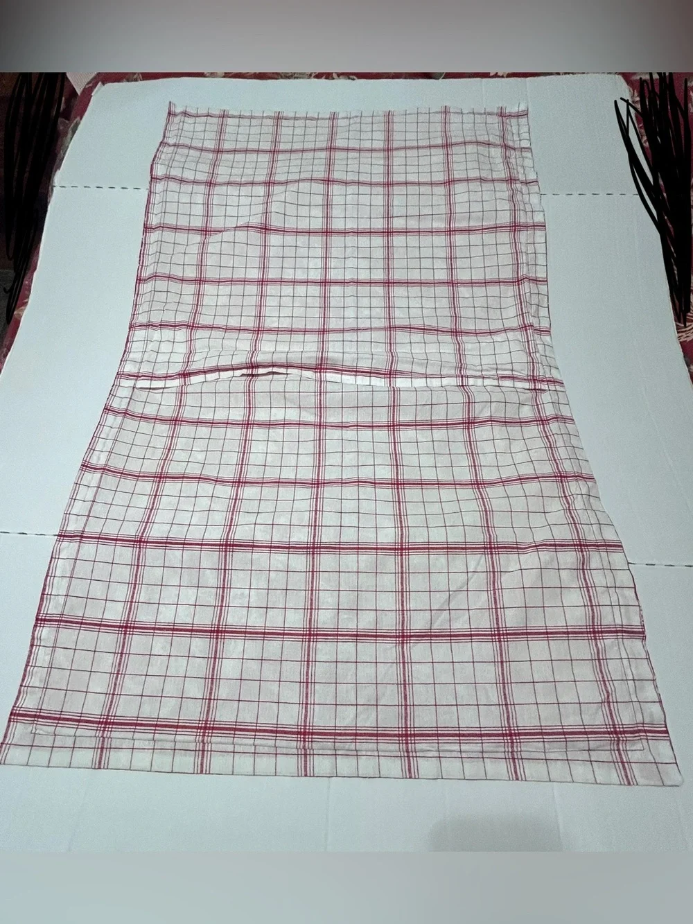 Laura Ashley Floral Toile/ Plaid Red Pillow One Sham King.
